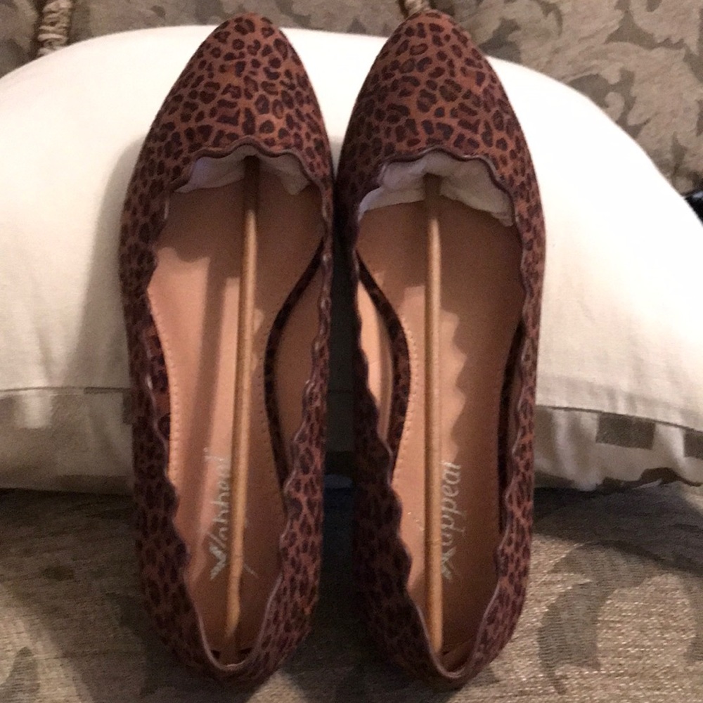 Xappeal cheetah flats, size 7.5